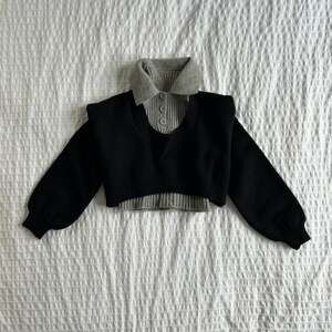 Two-Piece Layered Knit Set – Cropped Sweater + Ribbed Sleeveless Top XS W23